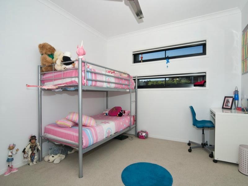 6 Pine Ridge Place, Little Mountain QLD 4551