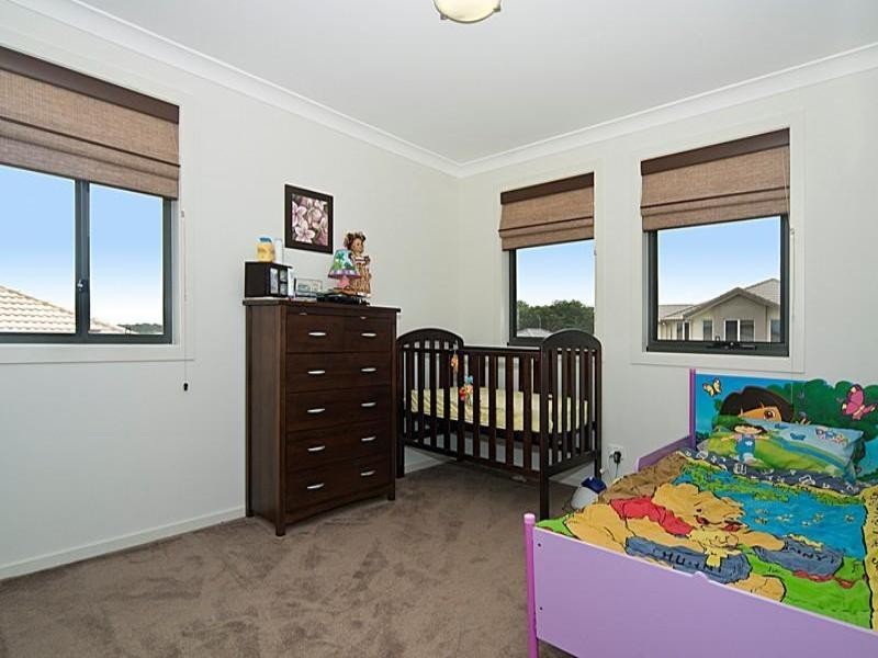 16 Hillview Crescent, Little Mountain QLD 4551