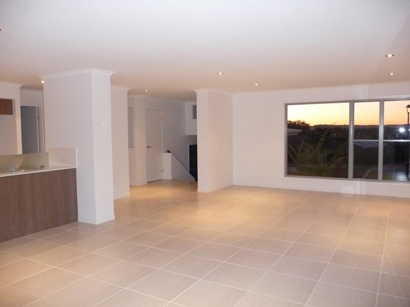 6 Parkhill Court, Little Mountain QLD 4551