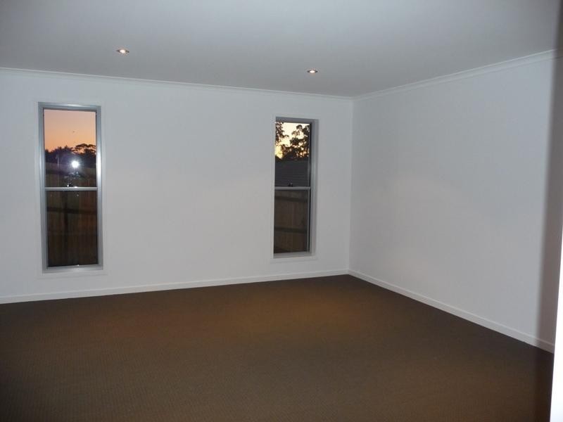 6 Parkhill Court, Little Mountain QLD 4551