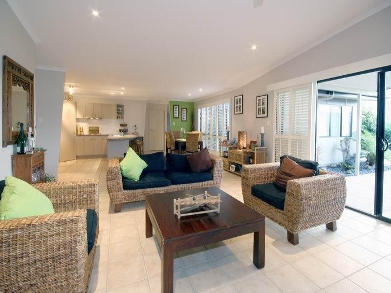 4 Widgee Place, Caloundra West QLD 4551