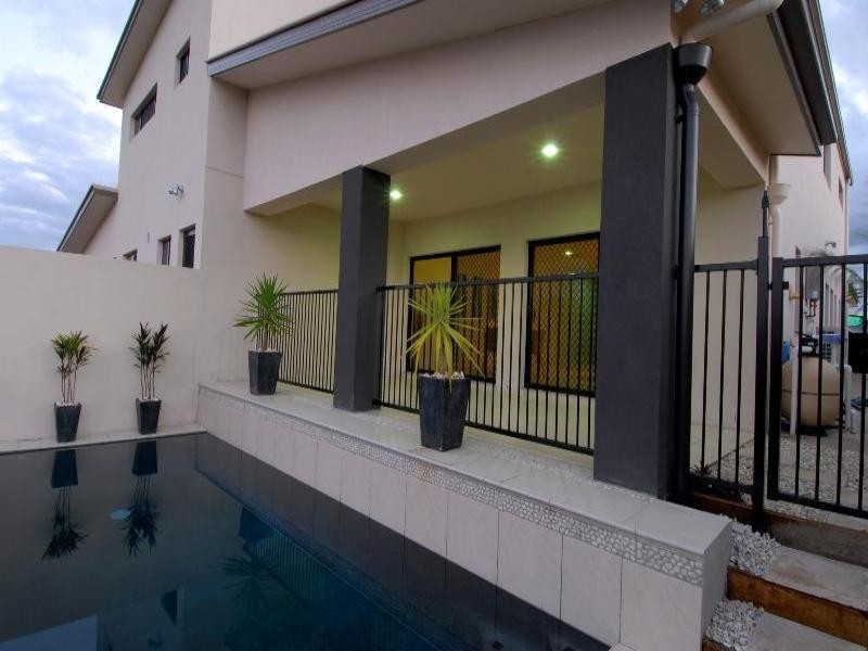 1/4 Andrew Avenue, Little Mountain QLD 4551