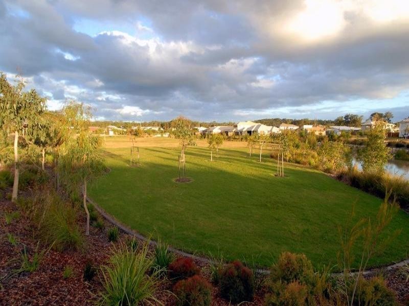 1/4 Andrew Avenue, Little Mountain QLD 4551