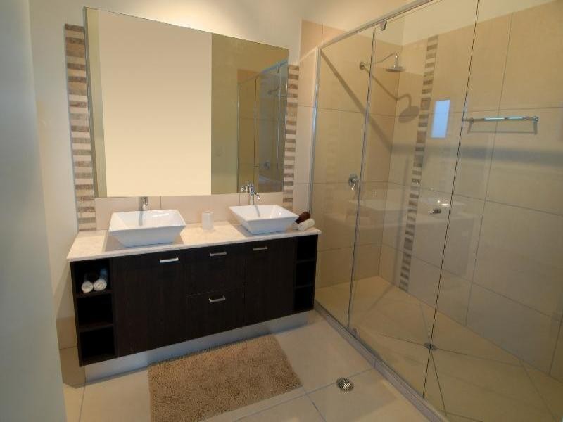 1/4 Andrew Avenue, Little Mountain QLD 4551