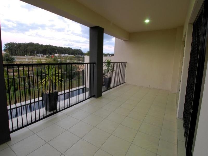 1/4 Andrew Avenue, Little Mountain QLD 4551