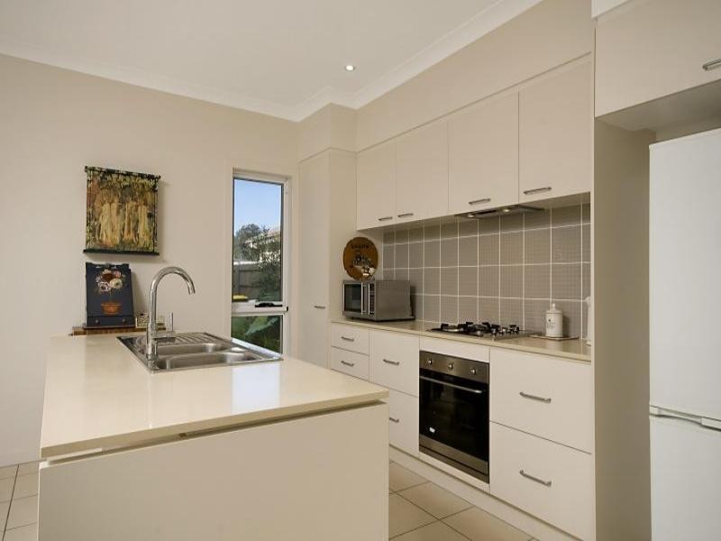 16 Pebbly Creek Crescent, Little Mountain QLD 4551