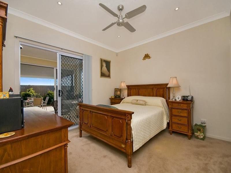 16 Pebbly Creek Crescent, Little Mountain QLD 4551