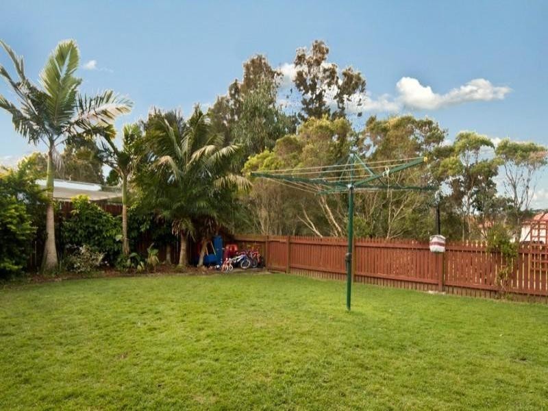 31 Lakeshore Place, Little Mountain QLD 4551