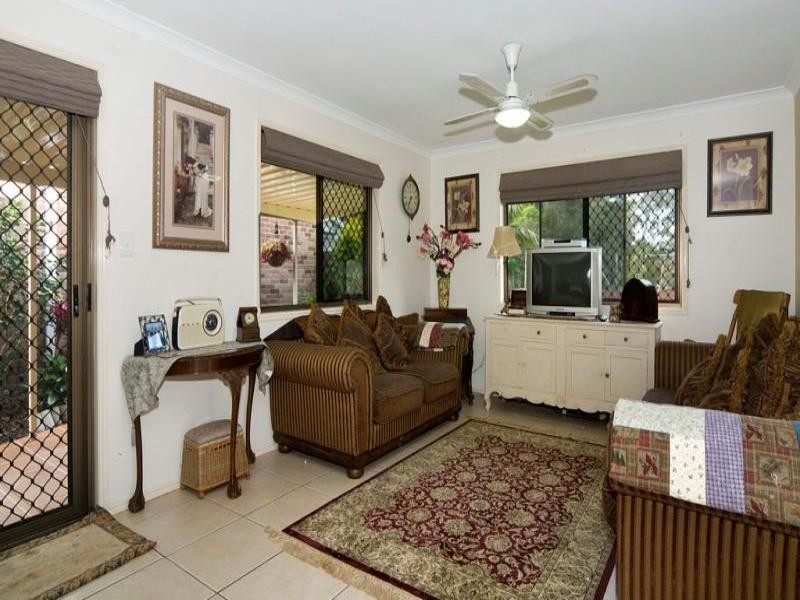 31 Lakeshore Place, Little Mountain QLD 4551