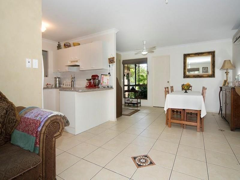 31 Lakeshore Place, Little Mountain QLD 4551