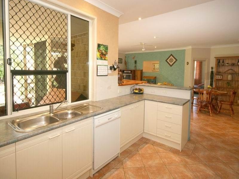 11 Phar Lap Court, Little Mountain QLD 4551