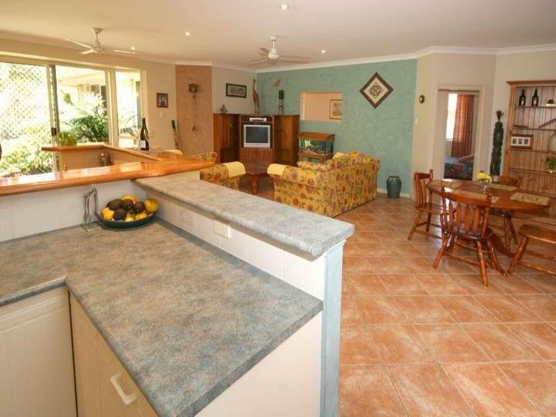 11 Phar Lap Court, Little Mountain QLD 4551