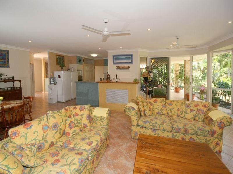 11 Phar Lap Court, Little Mountain QLD 4551