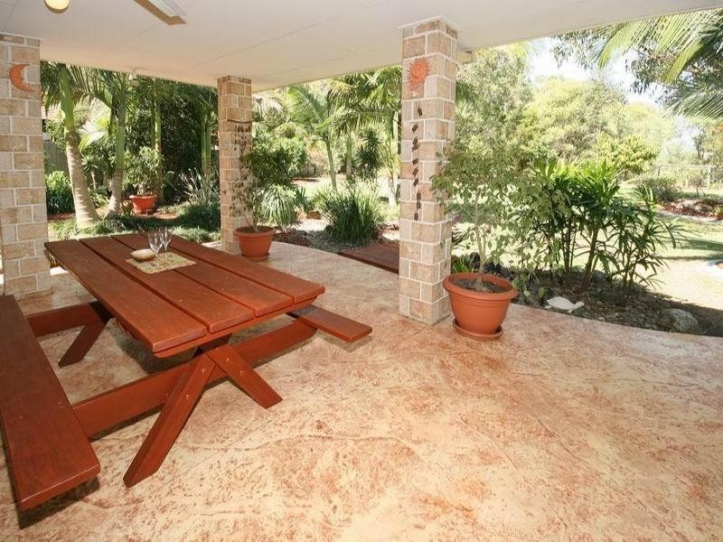 11 Phar Lap Court, Little Mountain QLD 4551