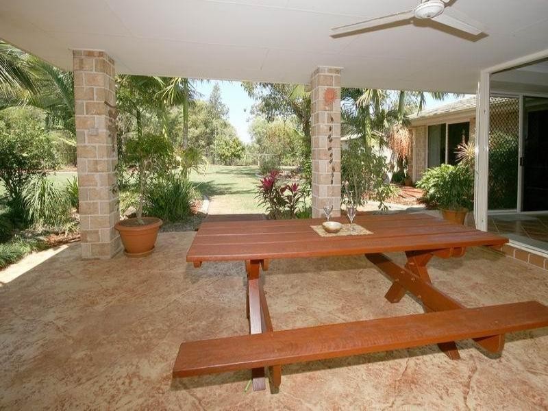 11 Phar Lap Court, Little Mountain QLD 4551