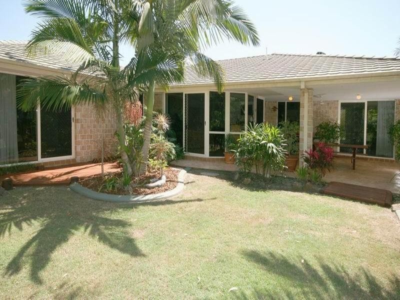 11 Phar Lap Court, Little Mountain QLD 4551