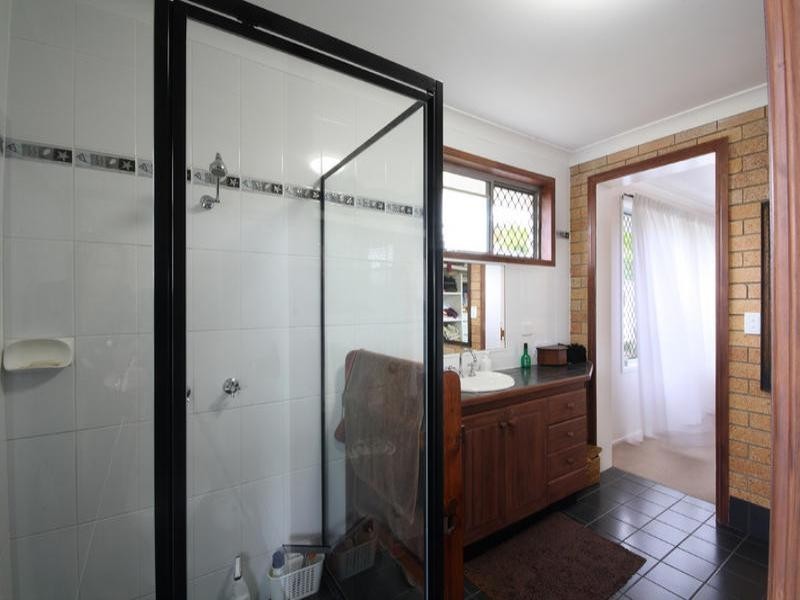 8 Browning Boulevard, Battery Hill QLD 4551