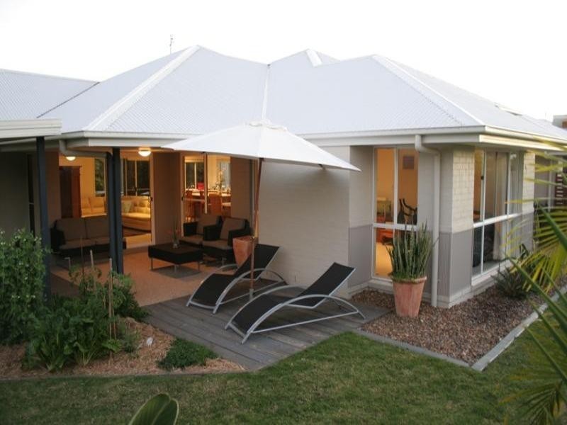 1 White Cedar Drive, Meridan Plains QLD 4551