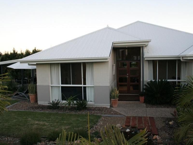 1 White Cedar Drive, Meridan Plains QLD 4551