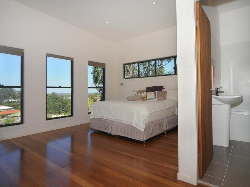 4 Mallee Close, Little Mountain QLD 4551