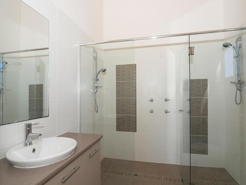 4 Mallee Close, Little Mountain QLD 4551
