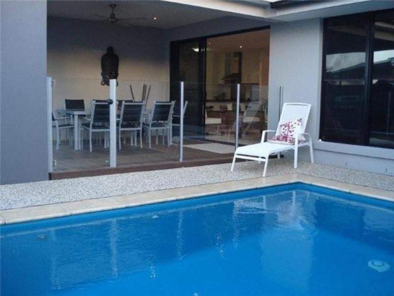 113 Grand Parade, Parrearra QLD 4575