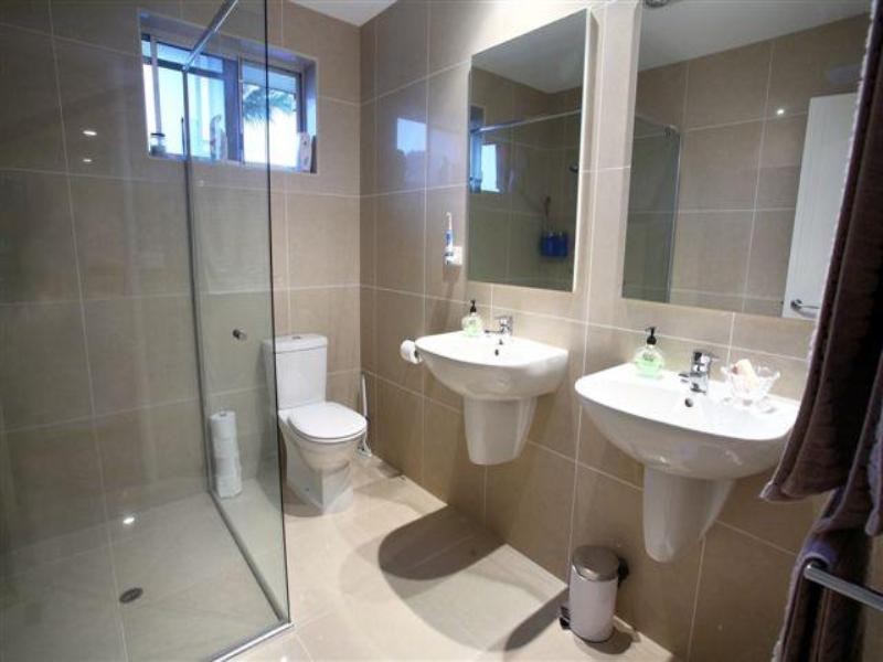 1 Waringa Court, Minyama QLD 4575