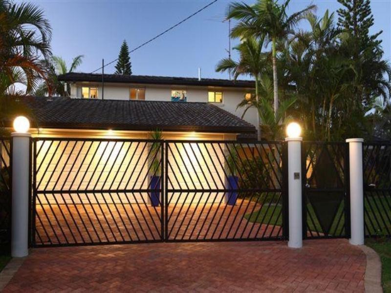 1 Waringa Court, Minyama QLD 4575