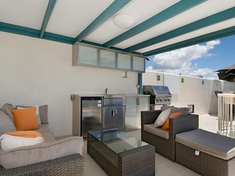 11/28 Shelly Point, Victoria Terrace, Kings Beach QLD 4551