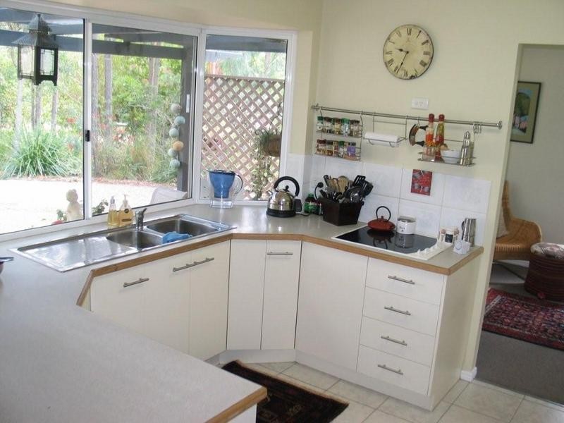 18 Julian Street, Peachester QLD 4519