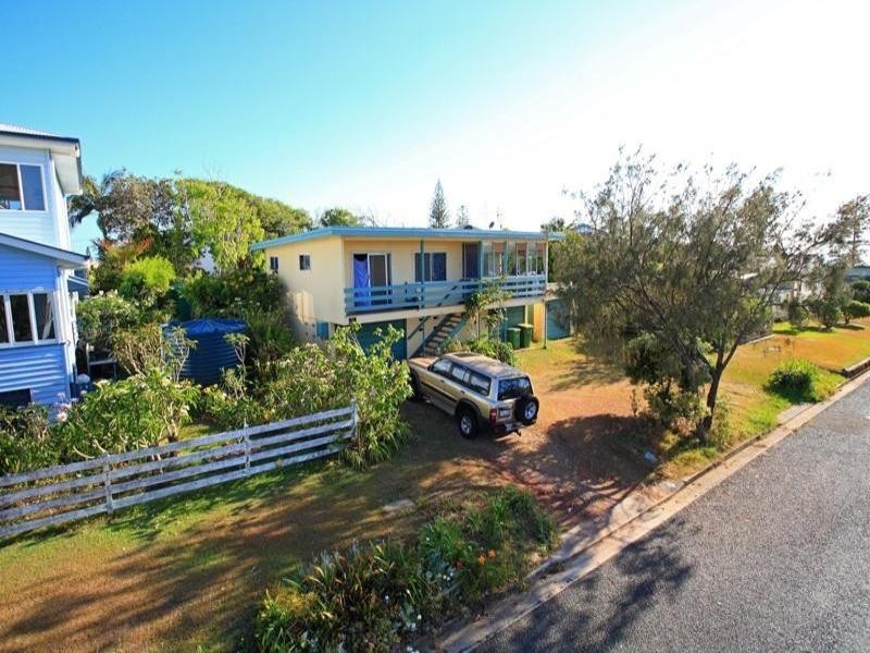 1 Cooroora Street, Dicky Beach QLD 4551