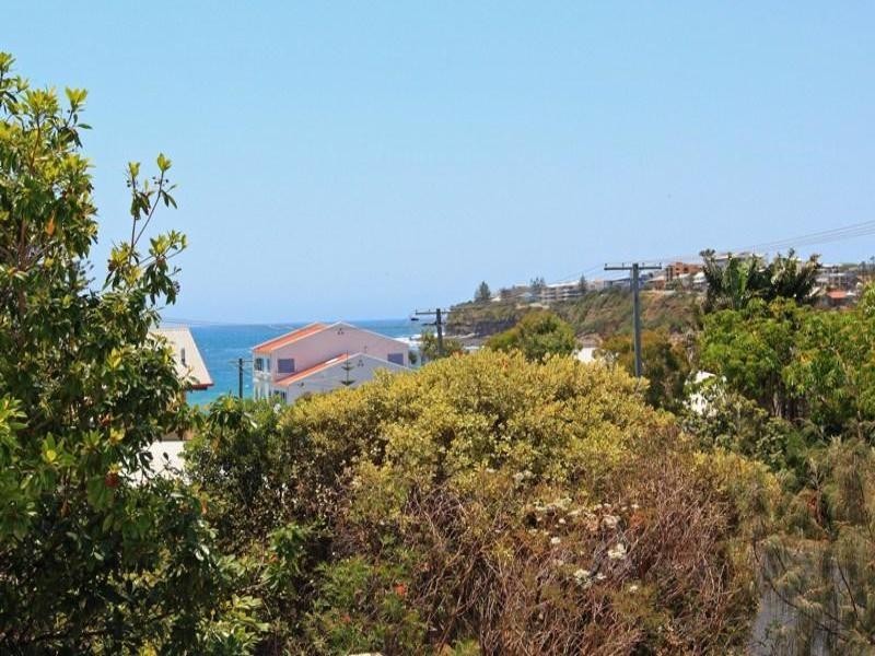 1 Cooroora Street, Dicky Beach QLD 4551