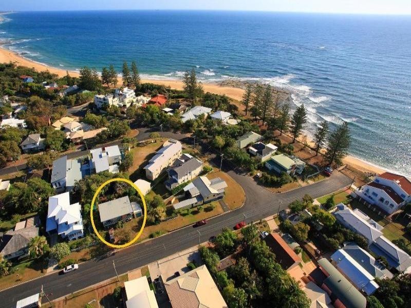 1 Cooroora Street, Dicky Beach QLD 4551
