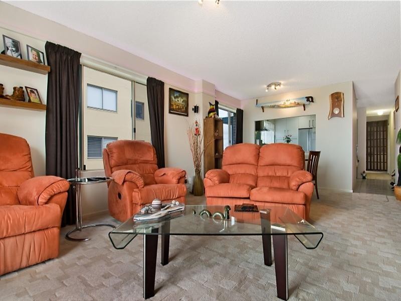 Unit 6 Seaview Apartments 33 Maltman Street, Kings Beach QLD 4551