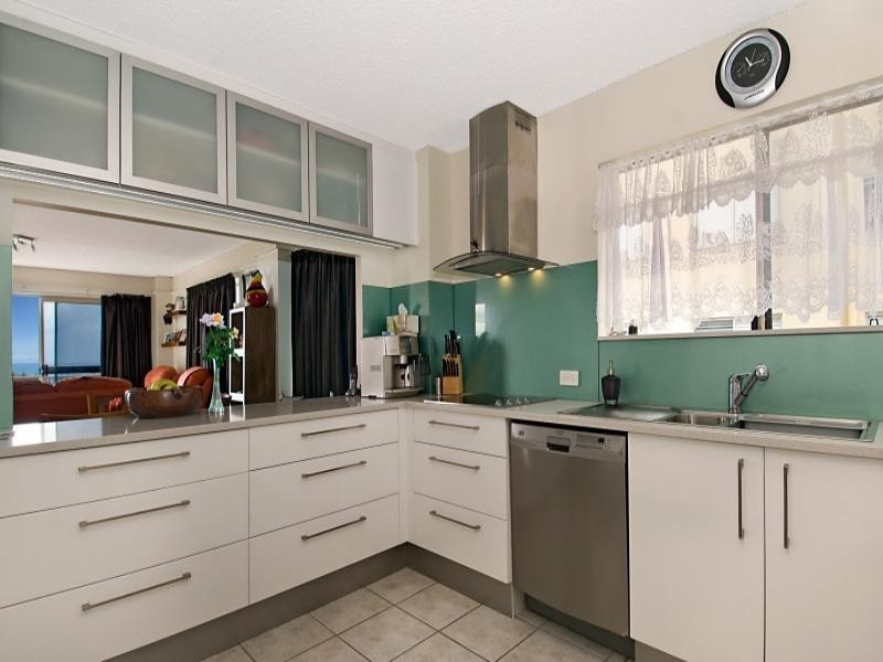 Unit 6 Seaview Apartments 33 Maltman Street, Kings Beach QLD 4551