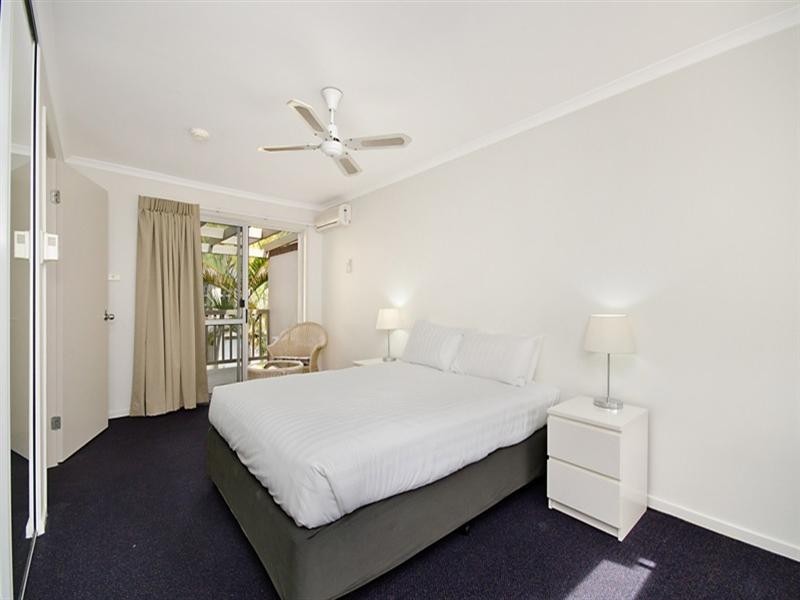 Unit 18 ‘Oaks Oasis’ 2 Landsborough Parade, Golden Beach QLD 4551