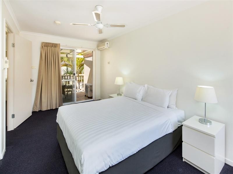 Unit 18 ‘Oaks Oasis’ 2 Landsborough Parade, Golden Beach QLD 4551