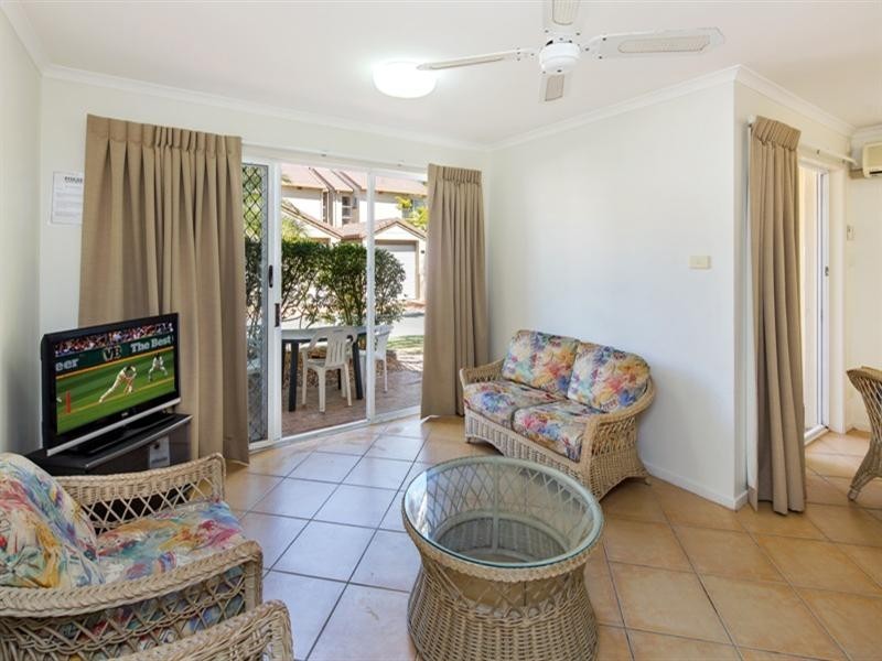 Unit 18 ‘Oaks Oasis’ 2 Landsborough Parade, Golden Beach QLD 4551