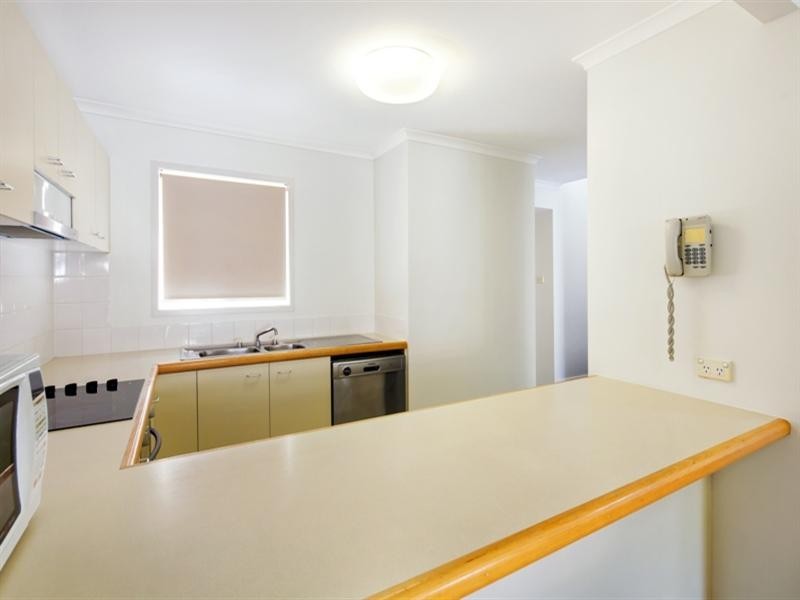Unit 18 ‘Oaks Oasis’ 2 Landsborough Parade, Golden Beach QLD 4551