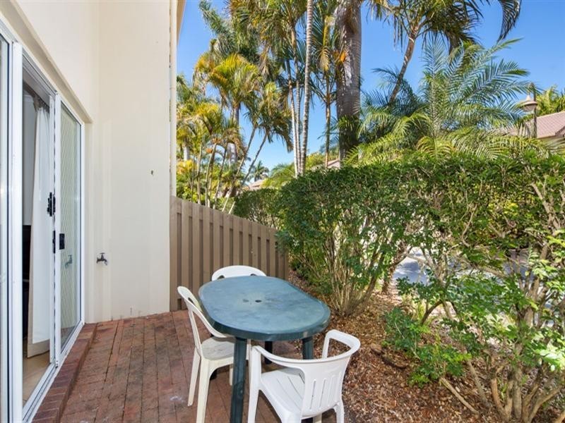 Unit 18 ‘Oaks Oasis’ 2 Landsborough Parade, Golden Beach QLD 4551