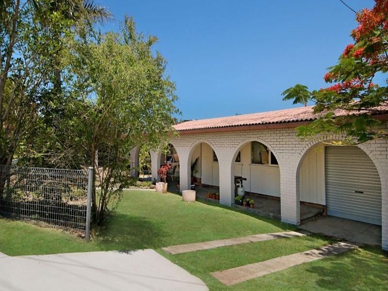 2 Bombala Terrace, Caloundra QLD 4551