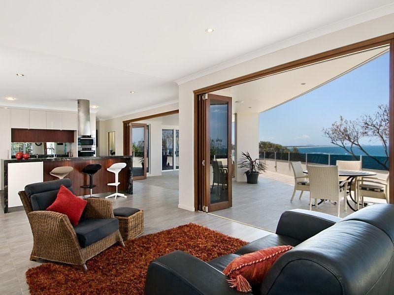 1 McIlwraith Street, Moffat Beach QLD 4551