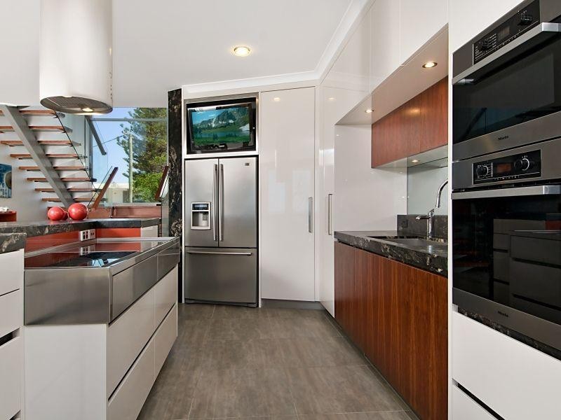 1 McIlwraith Street, Moffat Beach QLD 4551