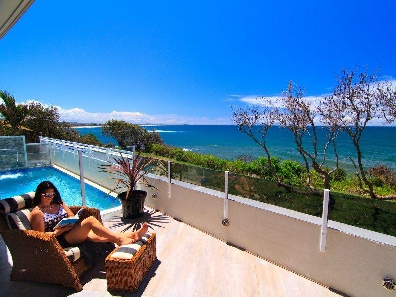 1 McIlwraith Street, Moffat Beach QLD 4551