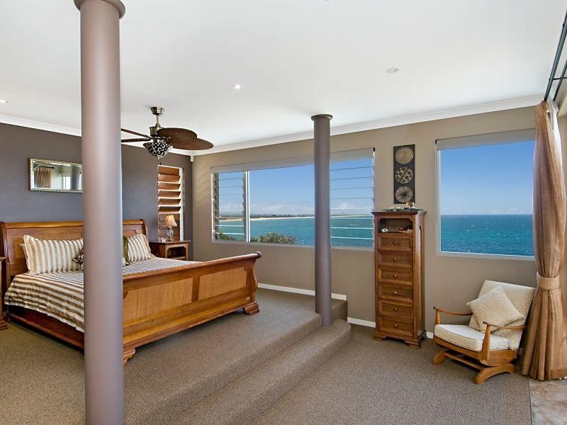 1 McIlwraith Street, Moffat Beach QLD 4551