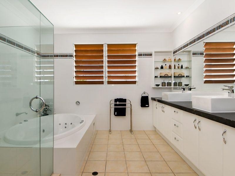 1 McIlwraith Street, Moffat Beach QLD 4551