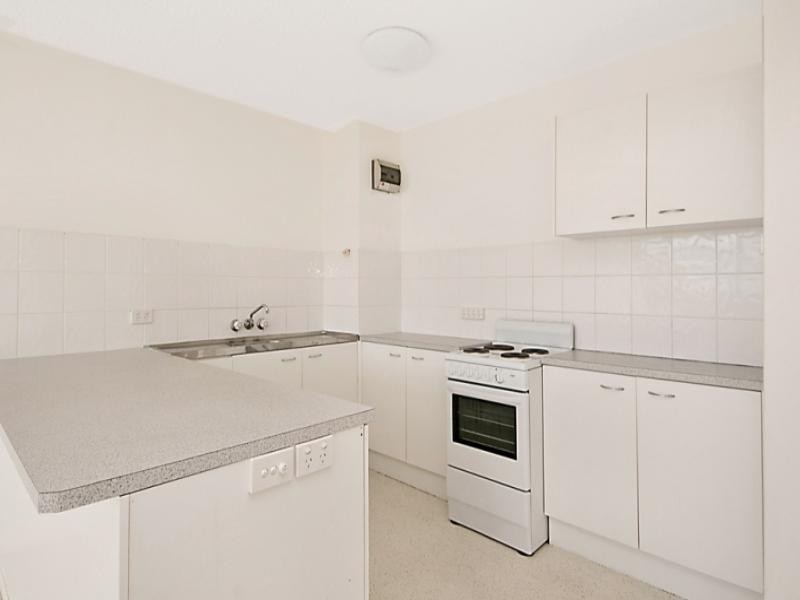 Unit 4 ‘Warringa Court’ 41 Moreton Parade, Kings Beach QLD 4551