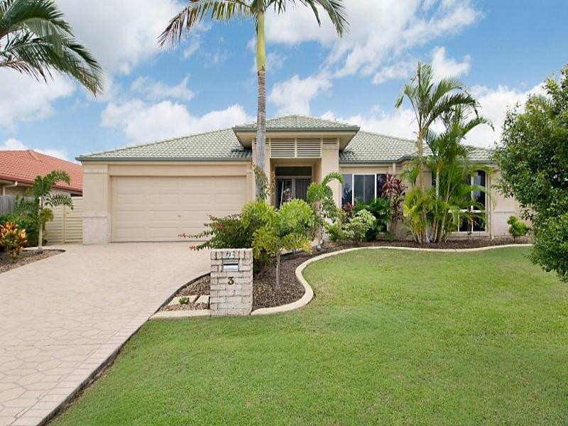 3 Gillingham Place, Pelican Waters QLD 4551