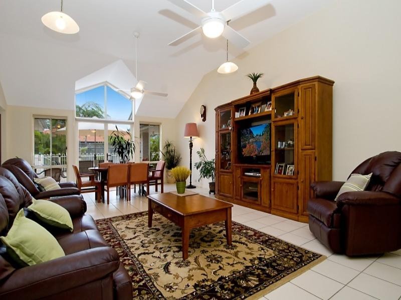 3 Gillingham Place, Pelican Waters QLD 4551