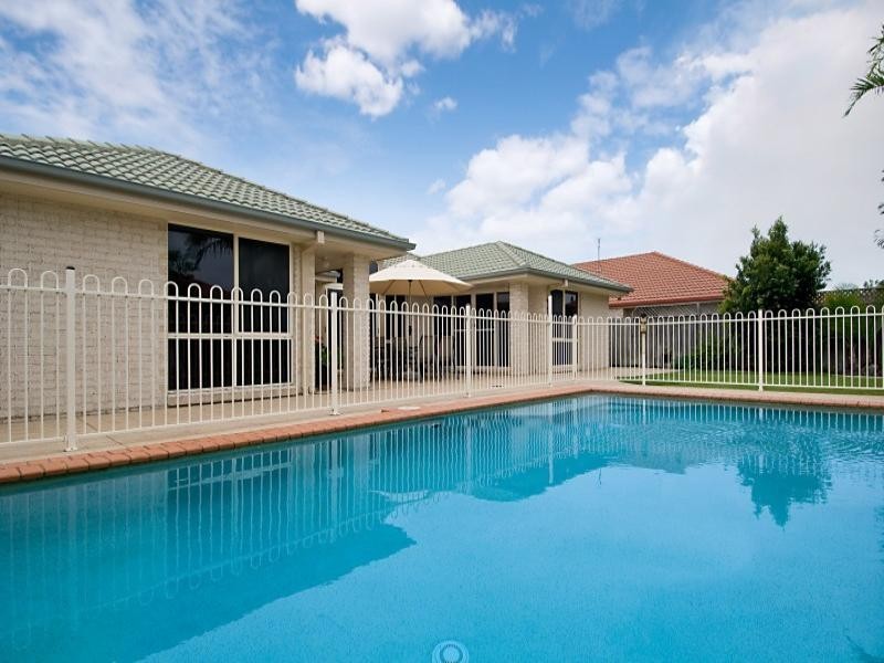 3 Gillingham Place, Pelican Waters QLD 4551